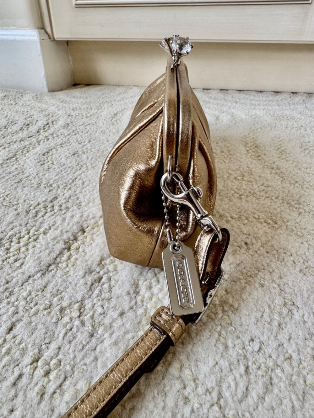 Coach Gold Metallic Kiss Lock Wristlet - Picture 4 of 11